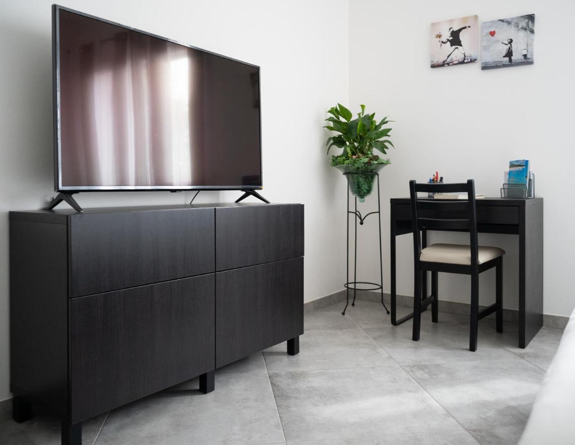 Brand New Studio With Garage - Close To The Beach Acquarica del Capo Esterno foto